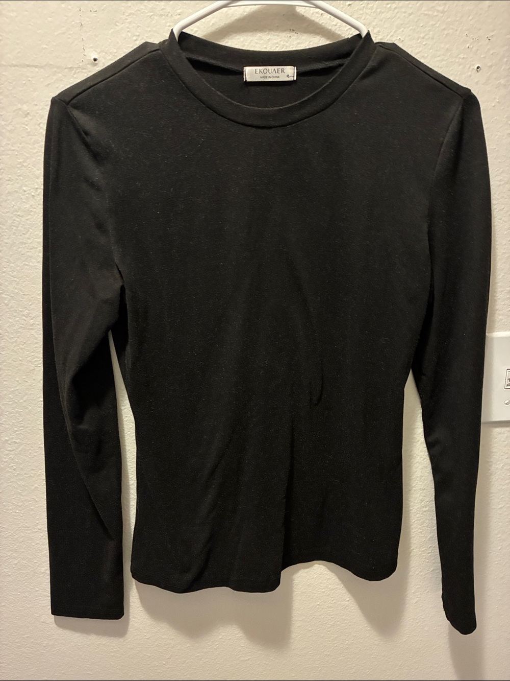 Ekouaer Women's Black Long Sleeve Crewneck Top